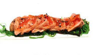 Sashimi salmon tataki